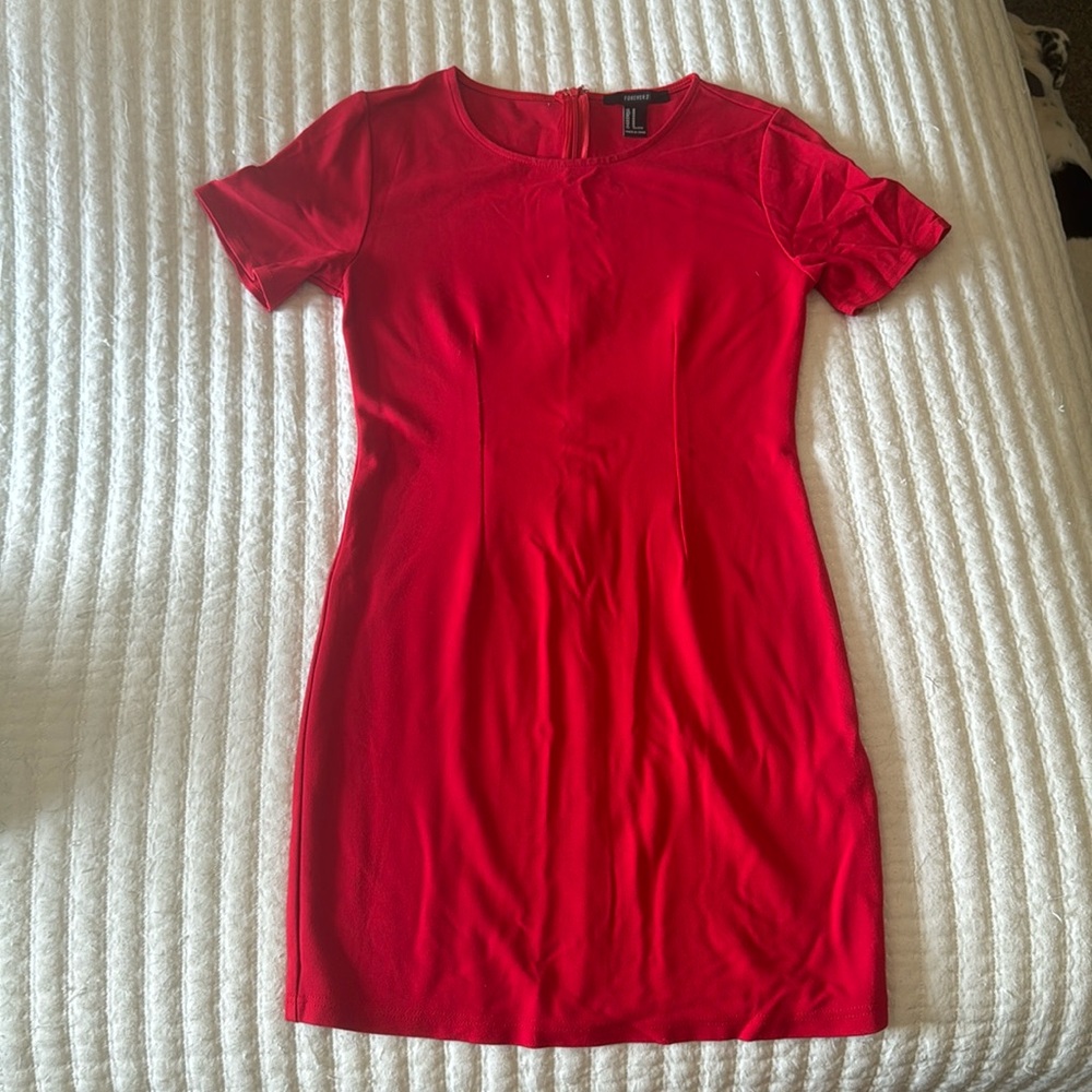 Forever 21 red body con dress with sleeves and zipper in the back size M